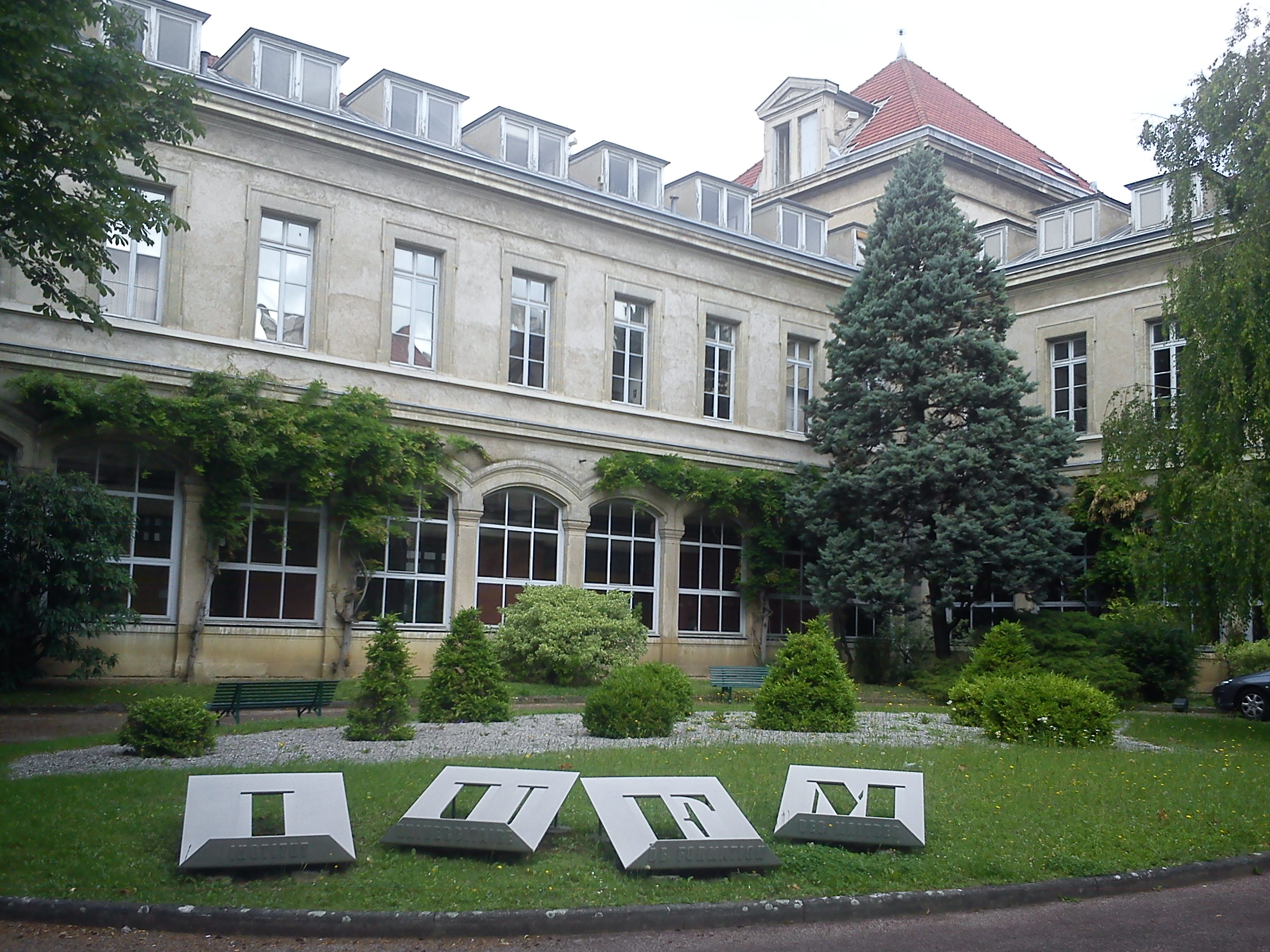 Université Claude Bernard Lyon 1