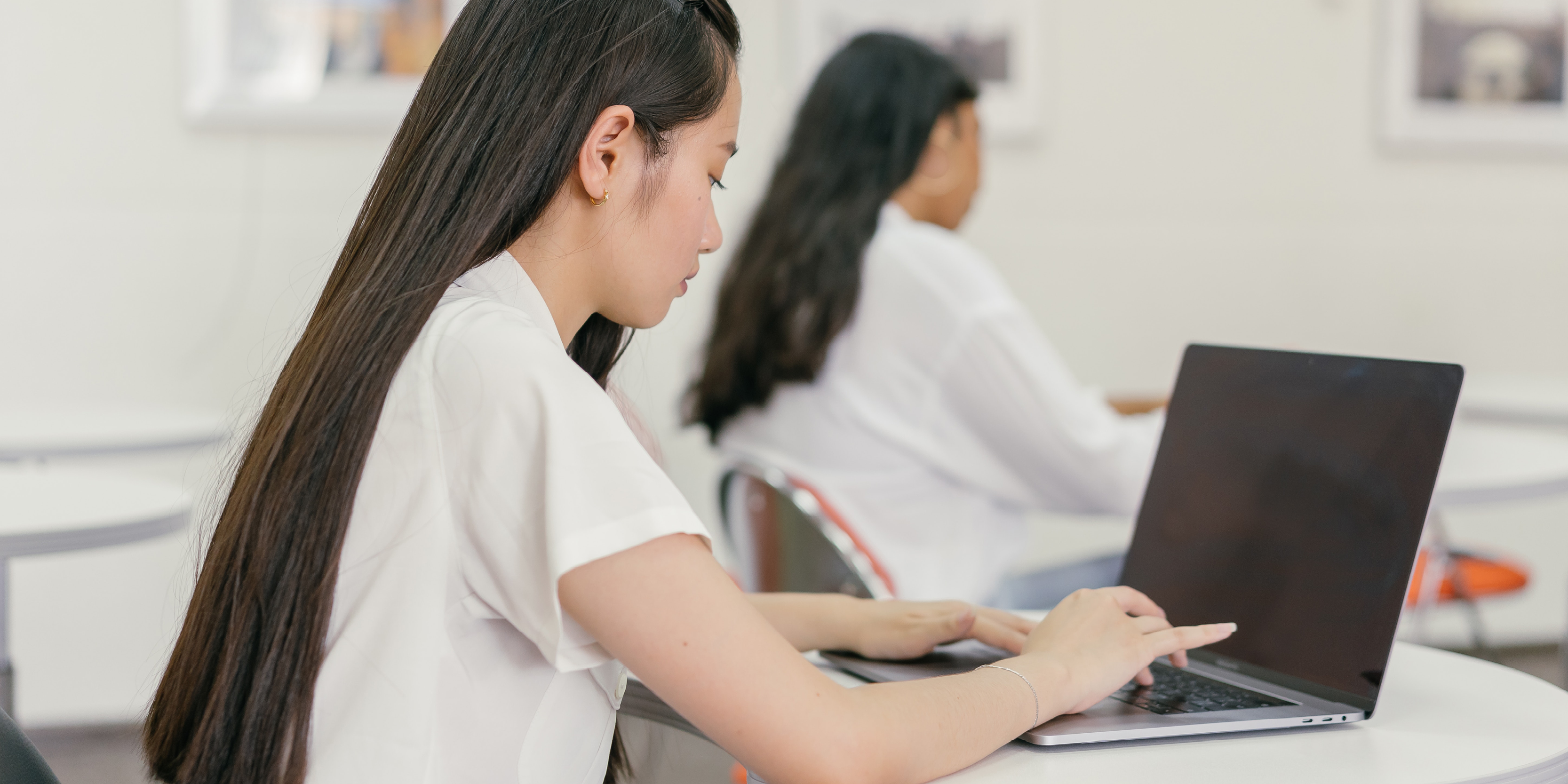 Study by the Centre Hubertine Auclert on "The obstacles to girls' access to computer and digital studies