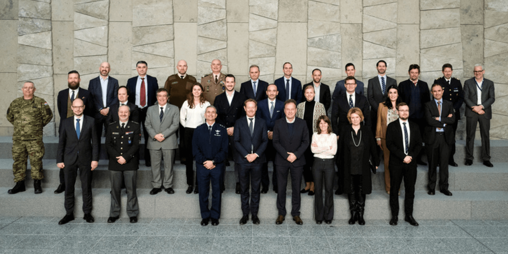 Les travaux de l'OTAN sur la norme de certification de l'intelligence artificielle sont lancés