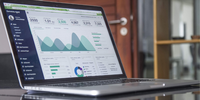 Lundi Matin renforce sa position européenne avec l'acquisition d'IZBERG, un leader du développement de marketplaces