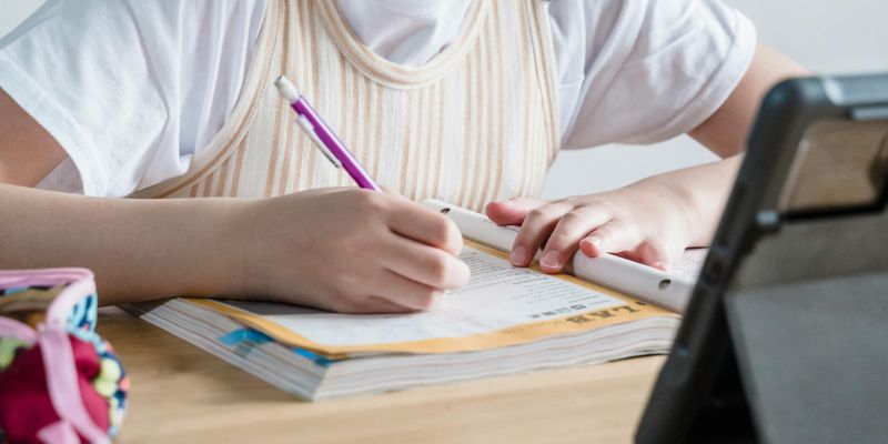 Etude Diplomeo : comment l'IA impacte les études et l'orientation des jeunes Français