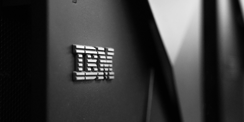 IBM lance une nouvelle "académie des grands systèmes et de l'IA" en Ile-de-France