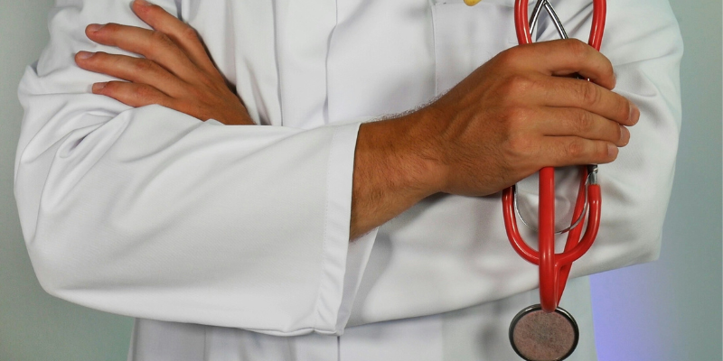 Etude Medscape : l'IA dans le quotidien des médecins français, entre promesses et défis