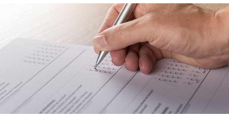 Etude ABBYY : la crainte d'être dépassés pousse les industriels français à adopter l'IA