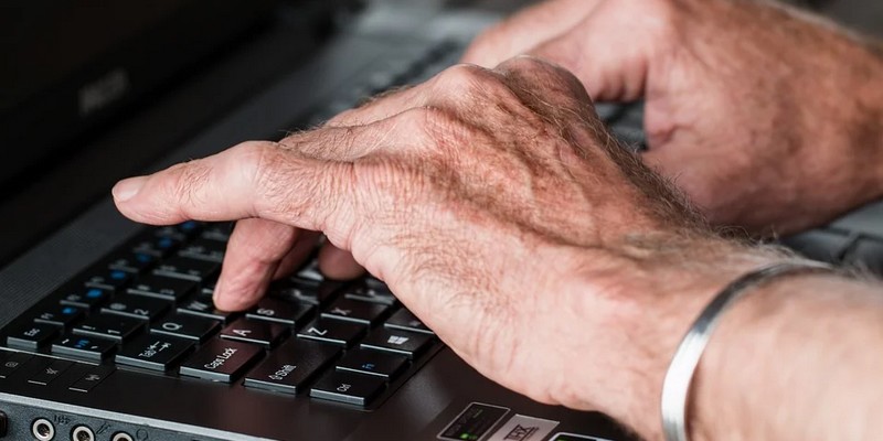 sondage Silver Valley HappyVisio usage numérique séniors personnes âgées ordinateur tablette internet smartphone