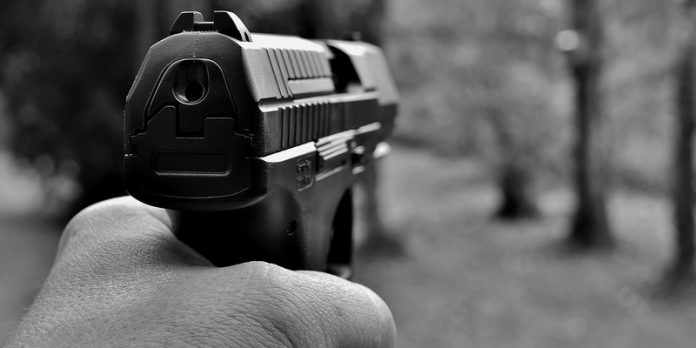 ShotSpotter entreprise technologique détection armes feu capteur polémique preuves falsifiés police