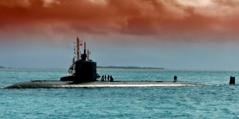 Sous-marins australiens : le pacte AUKUS prévoit le partage de capacités d’intelligence artificielle, quantiques et cybernétiques non-spécifiées