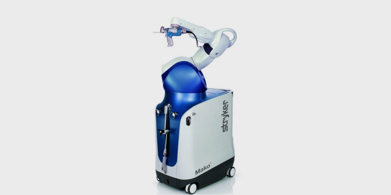 Robotique : les chirurgiens orthopédistes des HCL sont assistés par le bras robotisé de Mako®