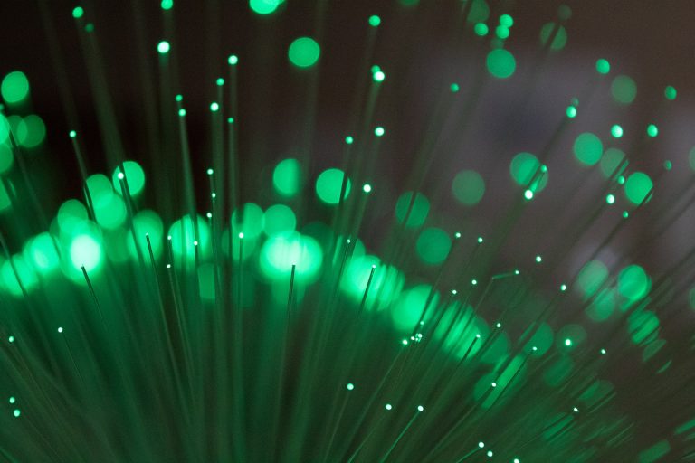Fiber optics, one of the keys to achieving carbon neutrality, according to IDATE DigiWorld