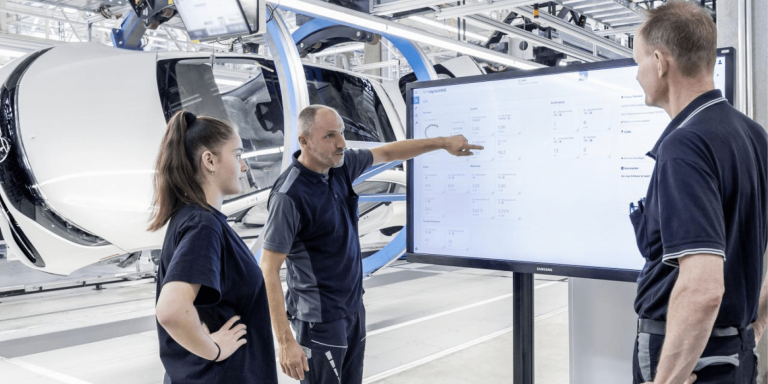 Mercedes-Benz boosts its global production network with Microsoft Cloud