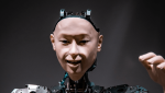 Le robot androïde humanoïde Alter au musée Mirakian de Tokyo