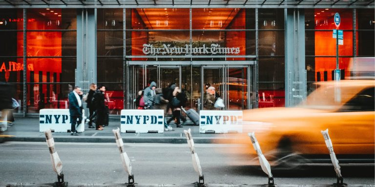 Le New York Times porte plainte contre OpenAI et Microsoft pour violation de droit d’auteur
